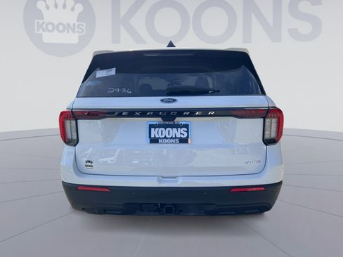 New 2026 Ford Explorer Active image 5