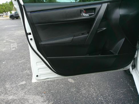 Used 2019 Toyota Corolla SE image 22