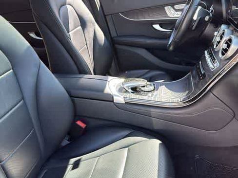 Used 2016 Mercedes-Benz GLC 300 4MATIC image 36