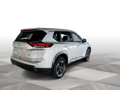 Used 2025 Nissan Rogue SV AWD/4WD image 8