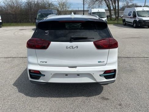 Used 2022 Kia Niro EX Premium w/ Cold Weather Package image 7