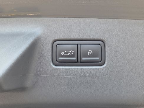 Used 2025 Hyundai Santa Fe SE FWD image 10