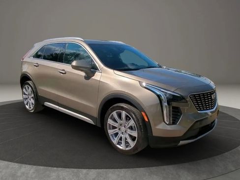 Used 2020 Cadillac XT4 Premium Luxury w/ Driver Assist Package AWD/4WD image 6