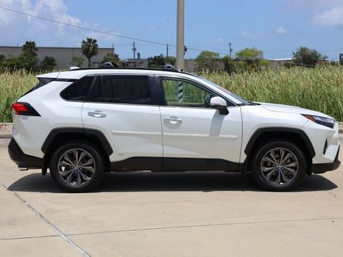 Certified 2022 Toyota RAV4 Limited AWD/4WD image 4