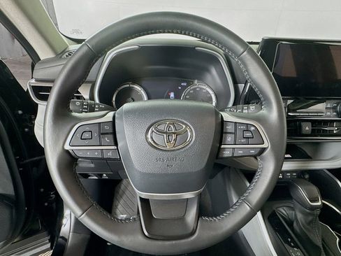 Certified 2024 Toyota Highlander XLE image 14
