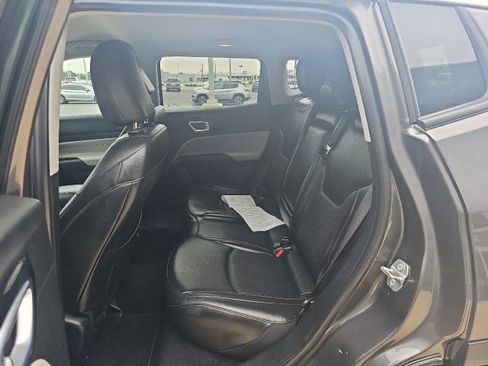 Used 2022 Jeep Compass Limited image 10