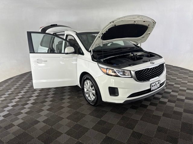 Used 2015 Kia Sedona LX w/ LX Convenience Package FWD image 14