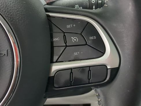 Used 2019 Jeep Compass Latitude image 36