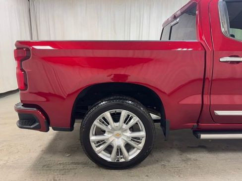 Used 2025 Chevrolet Silverado 1500 High Country AWD/4WD image 4