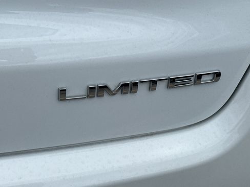 Used 2025 Jeep Compass Limited AWD/4WD image 8