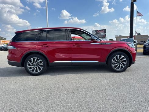 Used 2026 Lincoln Aviator AWD image 8