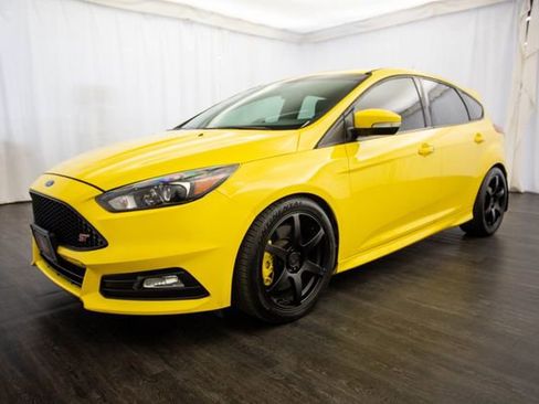 Used 2017 Ford Focus ST w/ Equipment Group 402A image 29