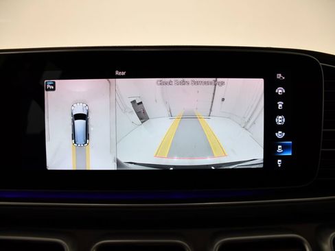 Used 2023 Mercedes-Benz GLS 580 4MATIC image 16