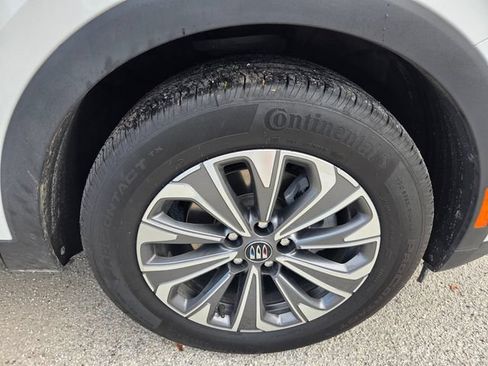 Used 2024 Buick Envision Preferred AWD/4WD image 7