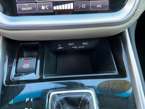 Used 2020 Subaru Outback Limited w/ Popular Package #2 image 25