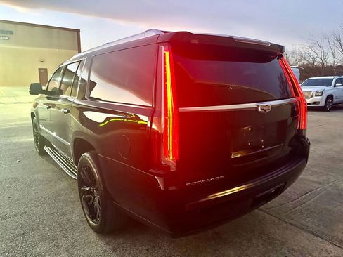 Used 2016 Cadillac Escalade ESV Luxury image 8