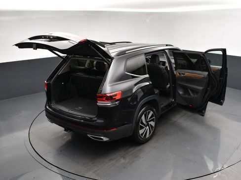 Used 2024 Volkswagen Atlas SE AWD/4WD image 24