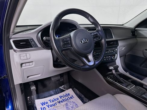 Used 2018 Kia Optima EX w/ Premium Package image 9