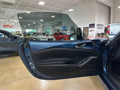 Used 2019 MAZDA MX-5 Miata RF Grand Touring RWD image 12
