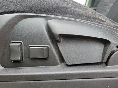 Used 2017 Chevrolet Equinox LT FWD image 17