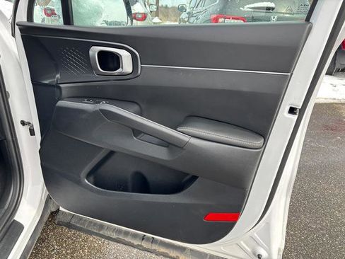 Certified 2023 Kia Sorento LX image 17