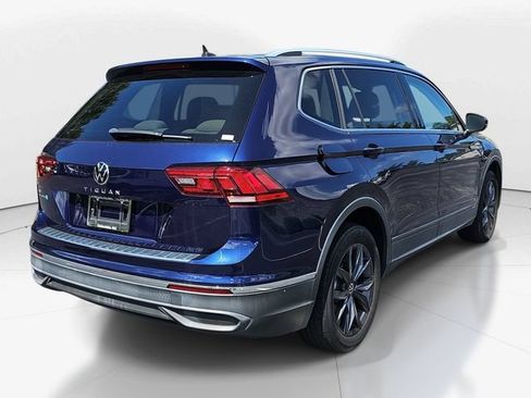 Used 2023 Volkswagen Tiguan SE FWD image 3