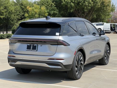 New 2025 Lincoln Nautilus Reserve w/ Jet Appearance Package image 9