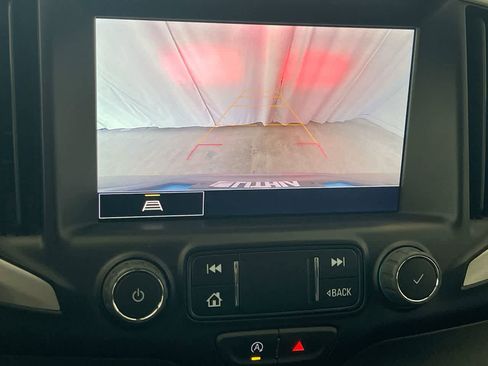 Used 2024 GMC Terrain SLT image 17