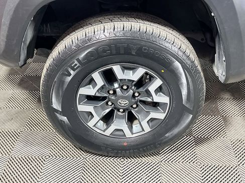 Certified 2023 Toyota Tacoma TRD Off-Road AWD/4WD image 28