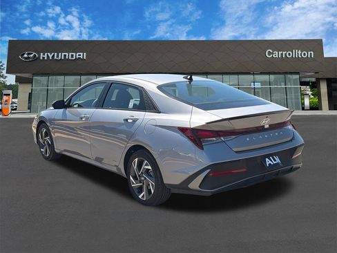 Certified 2025 Hyundai Elantra Sport FWD image 7