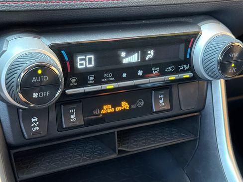 Used 2024 Toyota RAV4 SE w/ Weather & Moonroof Package AWD/4WD image 19
