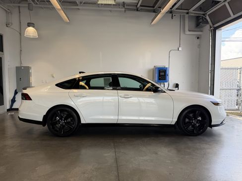 Used 2025 Honda Accord Sport image 2