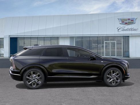 New 2026 Cadillac Optiq Luxury 1 image 5