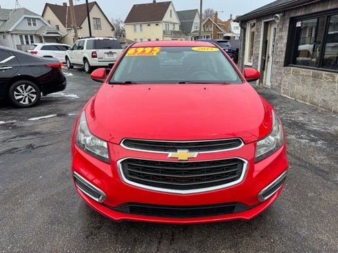 Used 2015 Chevrolet Cruze LT image 2