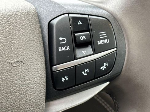 Used 2020 Ford Explorer Platinum w/ Premium Technology Package AWD/4WD image 22