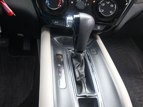 Used 2018 Honda HR-V LX image 12