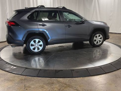 Used 2021 Toyota RAV4 LE image 9