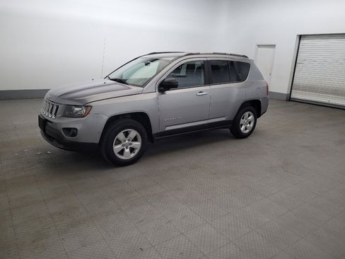 Used 2015 Jeep Compass Sport w/ Power Value Group FWD image 2