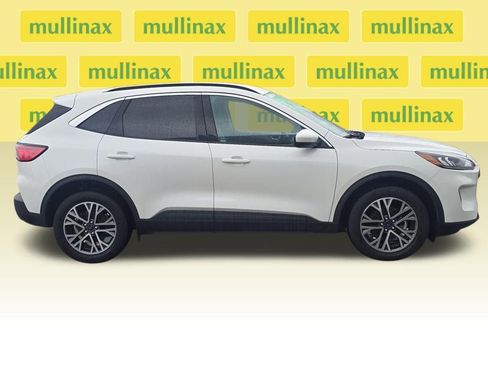 Used 2020 Ford Escape SEL image 2