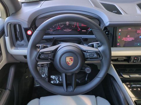 Used 2026 Porsche Cayenne image 16