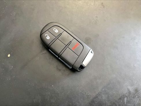 Used 2018 Jeep Grand Cherokee Laredo RWD image 19