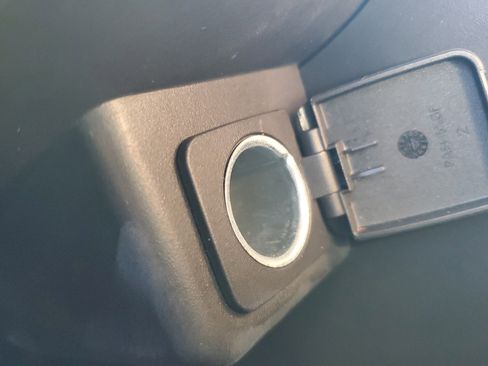 Used 2023 Ford Explorer Limited image 8