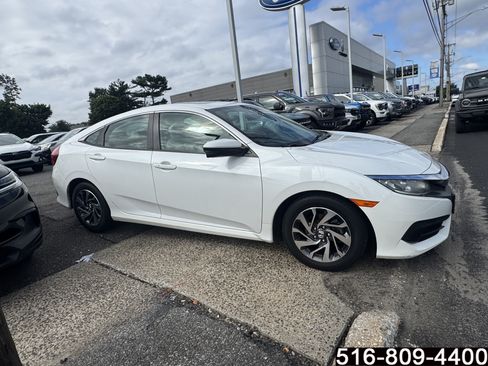 Used 2018 Honda Civic EX image 4