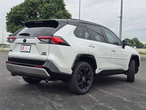 Certified 2024 Toyota RAV4 XSE w/ Weather Package AWD/4WD image 17