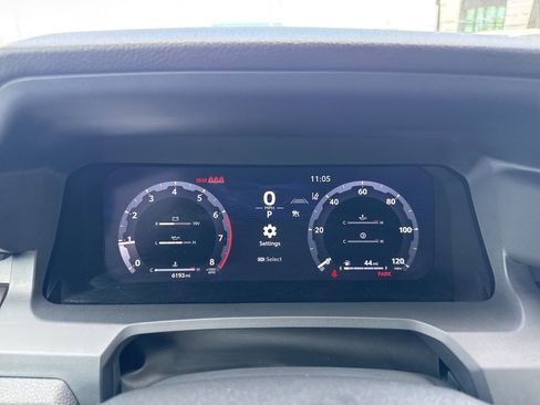 Used 2025 Toyota Tacoma TRD Sport AWD/4WD image 24