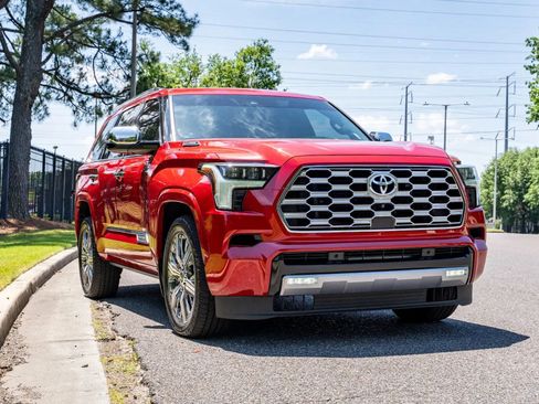 Used 2023 Toyota Sequoia Capstone AWD/4WD image 3