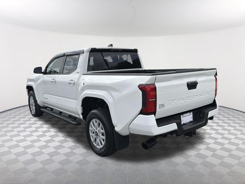 Used 2025 Toyota Tacoma SR5 RWD image 7