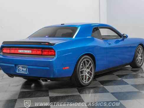 Used 2009 Dodge Challenger SRT8 w/ SRT Option Group II image 28