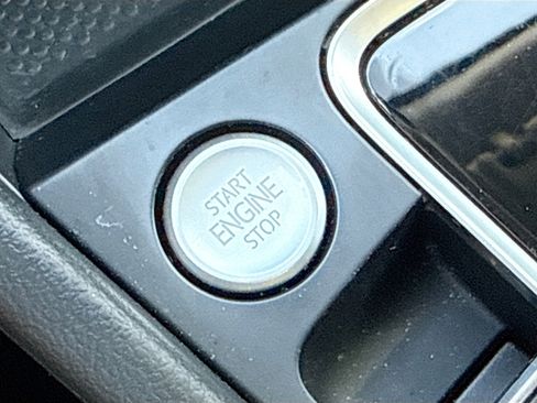 Used 2019 Volkswagen Jetta SE image 34