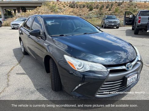 Used 2017 Toyota Camry LE FWD image 3